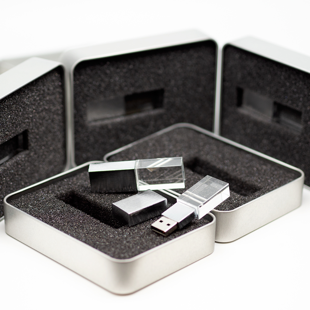 Флеш накопитель USB 2.0 Кристалл, металл/стекло, прозрачный/серебристый, подсветка белым,16 GB